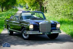 Image 3/52 of Mercedes-Benz 220 SE b (1963)