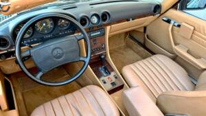 Immagine 12/20 di Mercedes-Benz 560 SL (1986)