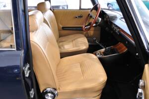 Image 20/35 of Alfa Romeo 2000 Berlina (1972)