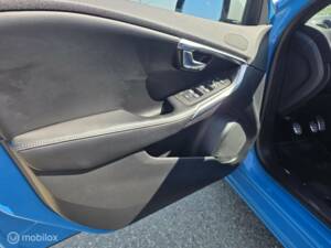 Imagen 17/42 de Volvo V40 D4 R-Design (2014)