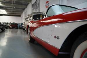 Image 25/50 of Chevrolet Corvette (1958)