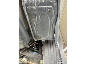 Bild 32/36 von Mercedes-Benz 500 E (1991)