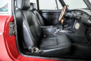 Image 25/50 of MG MGB GT (1967)