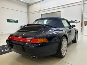Afbeelding 25/39 van Porsche 911 Carrera (1995)