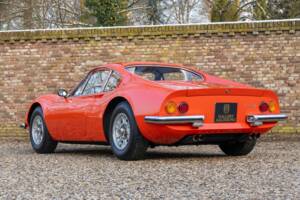 Image 2/50 de Ferrari Dino 246 GT (1970)