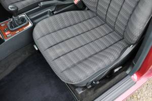 Image 23/31 of Mercedes-Benz 190 E (1993)