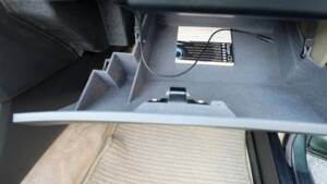 Immagine 26/48 di BMW 325i (1986)