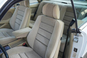 Image 45/50 of Mercedes-Benz 560 SEC (1987)