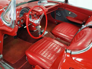 Image 32/45 of Chevrolet Corvette (1959)
