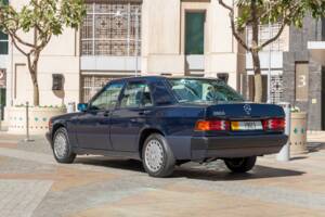 Bild 62/69 von Mercedes-Benz 190 E (1988)
