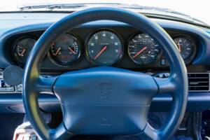 Image 29/52 of Porsche 911 Carrera 4 (1997)