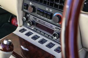 Image 24/30 of Aston Martin V8 EFi Volante (1989)