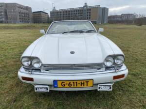 Image 3/8 of Jaguar XJS 6.0 (1995)