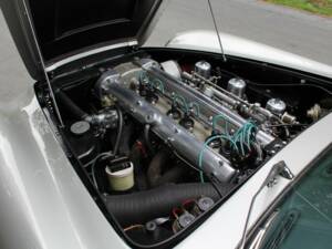 Imagen 14/18 de Aston Martin DB 6 (1966)