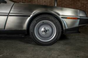 Image 16/66 of DeLorean DMC-12 (1981)
