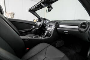 Imagen 32/50 de Mercedes-Benz SLK 200 Kompressor (2007)