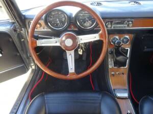 Image 17/50 de Alfa Romeo 1750 GT Veloce (1971)