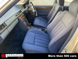 Bild 11/15 von Mercedes-Benz 260 E Lang (1990)