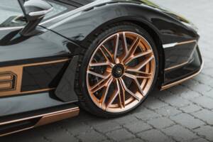 Image 17/68 of Lamborghini Sián FKP 37 (2021)