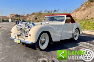 Image 3/10 of Triumph Dolomite 2-Litre (1942)