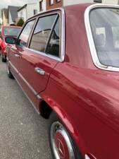 Image 8/15 de Mercedes-Benz 280 SE (1977)