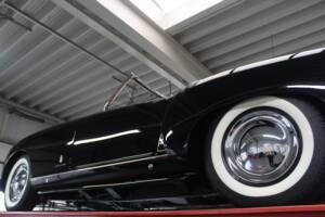Image 11/50 of Nash-Healey Roadster (1953)