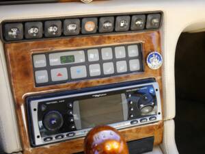 Bild 39/54 von Maserati 228i (1988)