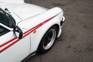 Image 40/50 of Porsche 911 Turbo LE (1989)