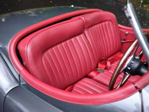 Image 16/33 of Jaguar XK 120 OTS (1951)