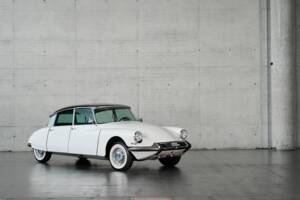 Bild 29/50 von Citroën DS 21 Pallas (1966)