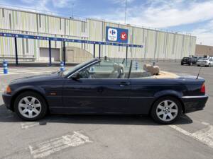 Image 8/14 of BMW 320Ci (2001)