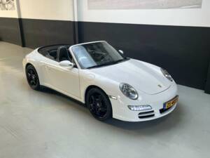 Bild 29/50 von Porsche 911 Carrera 4 (2007)
