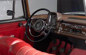 Bild 22/31 von Mercedes-Benz 230 S Universal (1967)