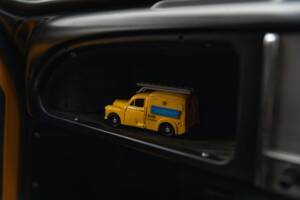 Image 46/50 of Morris Minor Van (1971)