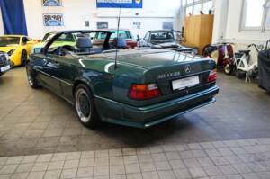 Image 29/38 of Mercedes-Benz 300 CE-24 (1992)