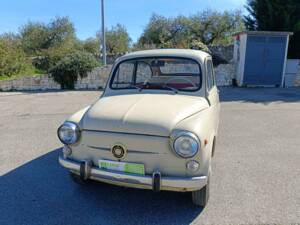 Image 25/44 of FIAT 600 D (1967)