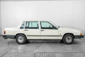 Image 10/50 of Volvo 740 GL (1987)