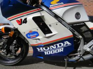 Bild 4/43 von Honda VF 1000RG (1988)