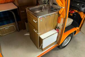 Image 20/59 of Volkswagen T2b Westfalia (1973)
