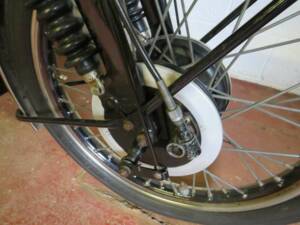 Image 40/50 of Vincent Black Shadow C (1953)