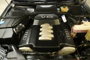 Immagine 50/50 di Audi A8 4.2 quattro (1995)