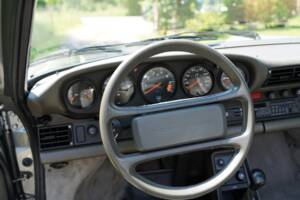Bild 8/20 von Porsche 911 Carrera 3.2 (1988)