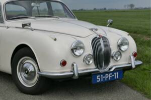 Obraz 46/50 pojazdu Jaguar 240 (1968)
