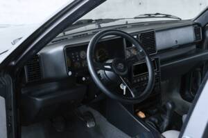 Image 24/50 of Lancia Delta HF Integrale (1988)