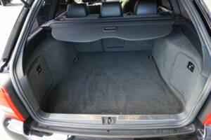 Image 37/41 of Audi RS4 Avant (2000)
