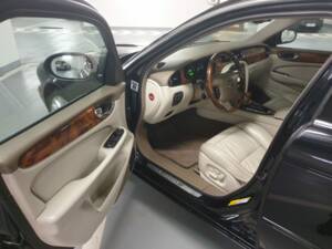 Bild 8/17 von Jaguar XJR Super V8 (2003)