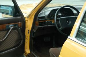 Bild 26/50 von Mercedes-Benz 280 SE (1981)