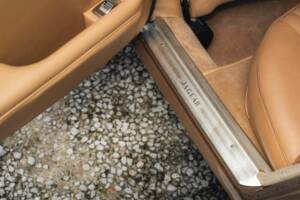 Image 25/50 of Jaguar XJ 12 (1972)