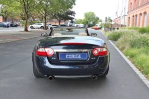 Image 21/23 of Jaguar XK 4.2 (2006)