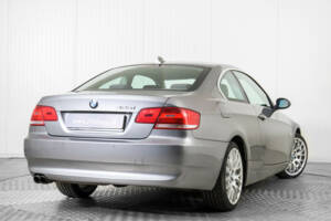 Afbeelding 44/50 van BMW 325i (2007)